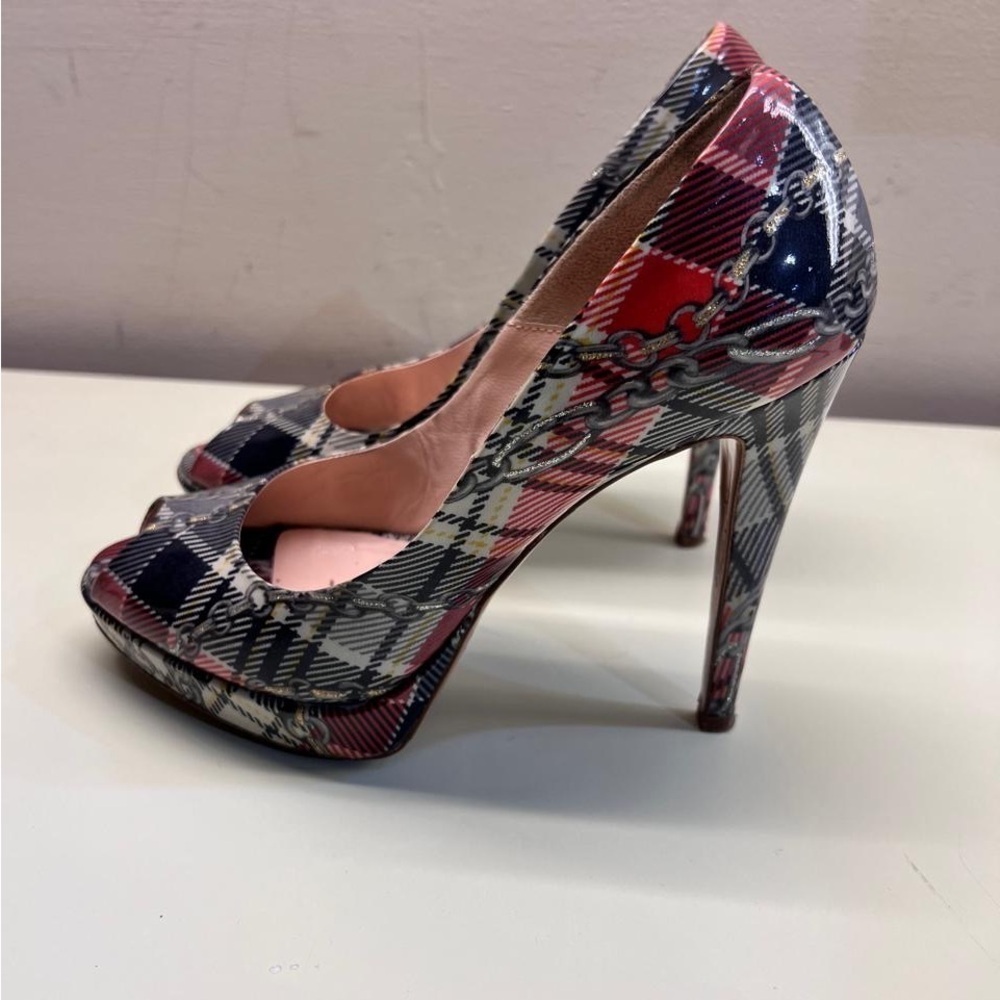 Les copains Red and Blue High Heeled Peep-Toe Pumps